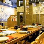 テーブル席は4名席！つなげると8名も可能なので中規模宴会でもご利用いただけます