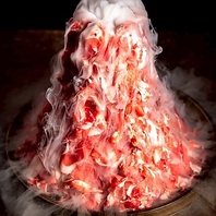 多彩な上質肉をバランスよく堪能できる逸品