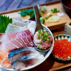 【夏ランチ限定】七彩海鮮丼が7月19日よりスタート！！