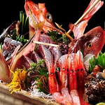 毎日、佐渡沖・新潟沖から選りすぐりを直送。市場のような新鮮な魚介をお楽しみ下さい。