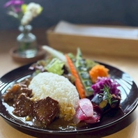 地元の野菜を使用した料理の数々をお楽しみください