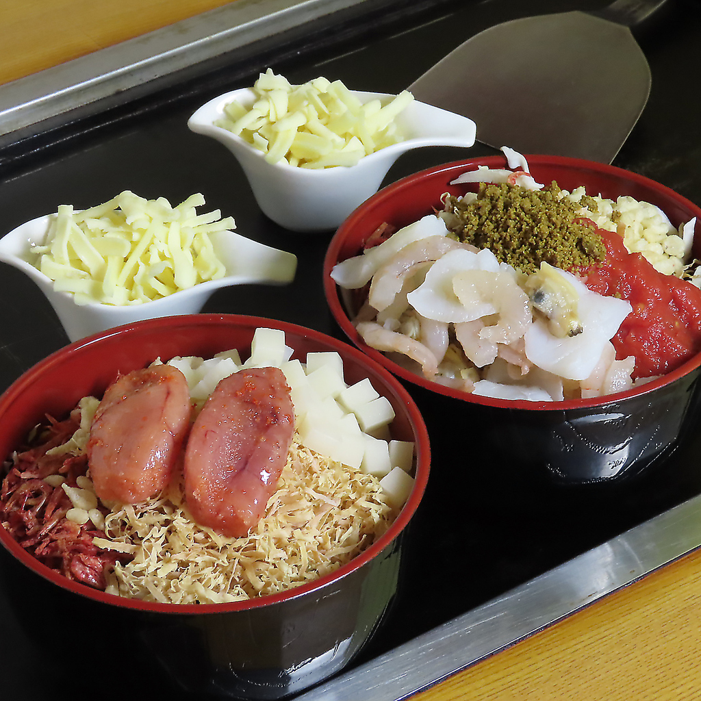 種類の多さが自慢！お好み焼きや鉄板焼きそば、〆のもんじゃを囲んでの宴会はいかがでしょうか♪