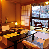 高野川のせせらぎと庭園に囲まれた、京 の奥座敷のような風情ある客室です