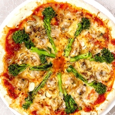 菜の花とアサリのトマトソースピザ