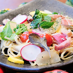 厚切りベーコンと地元野菜たっぷりパスタ