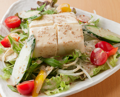 豆腐サラダ
