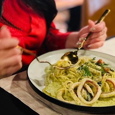 アンチョビと烏賊の「ジェノベーゼ」 濃厚なバジルソースとマスカルポーネ