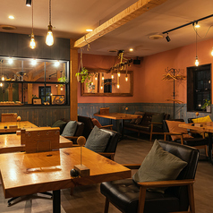 2階席は34席ございます。※6名席　5名席　4名席　2名席