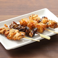 炭火焼き鳥！香ばしさと旨味が広がる極上の一串