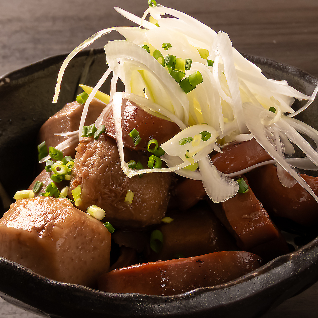 煮物や本日の味噌汁など季節の旬の食材を使用したお料理をお楽しみいただけます！