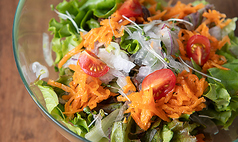 ドレッシングが旨い！グリーンサラダ