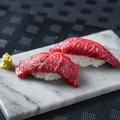 料理メニュー写真 炙り肉寿司　赤身　２貫