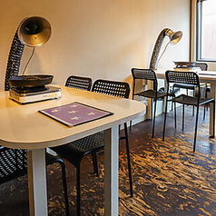 4名様用のテーブル席をご用意しております。