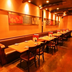 和庭園を思わせるような店内空間がかまどかの自慢のひとつ！掘りごたつ個室、テーブル個室、カウンター席と多種多様なお席をご用意しております。中には人気の高いお席もございますので、ご宴会の予定がお決まりになりましたら、お早めのご予約がおすすめです♪