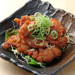 「まじめや名物！鶏の唐揚げサクサクチキン」は噛んだ瞬間にジューシーな肉汁が溢れます♪