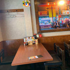 少人数の飲み会にぴったりのテーブル席♪