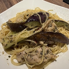 ハーブチキンと季節野菜のペペロンチーノ スパゲティーニ