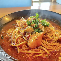 ゴンジロウのパスタはソースたっぷりの「つゆだくパスタ」です。