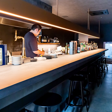 洋風居酒屋 ざきやま 烏丸の雰囲気1