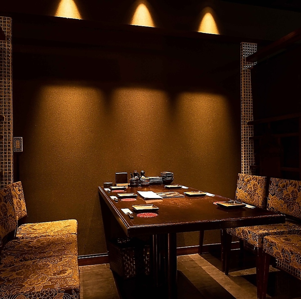 大小様々な個室を10部屋以上ご用意。合コン・接待・飲み会・合コンにも人気の部屋です！