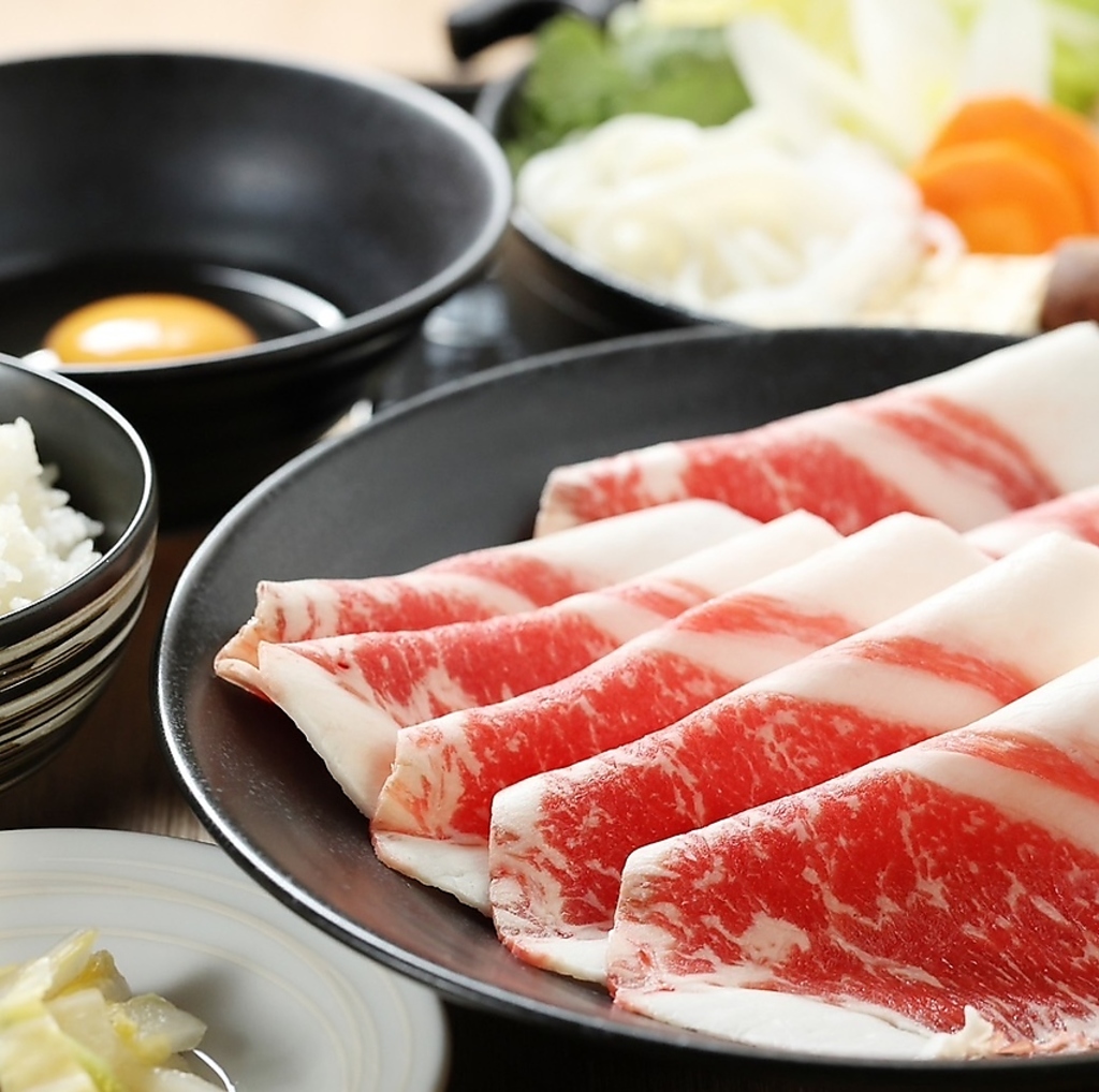 コウネ牛を使ったすき焼きは赤身と脂身のバランスが◎さっぱりとした後口で何枚も食べたくなります！