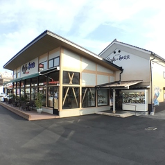 ウエスト カフェ 麦野店の外観2