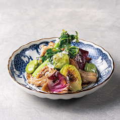 せせりと旬野菜の塩麹バター