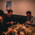 2階には丸テーブルが2卓。端のない円卓で楽しいひと時を皆さんでお楽しみください♪