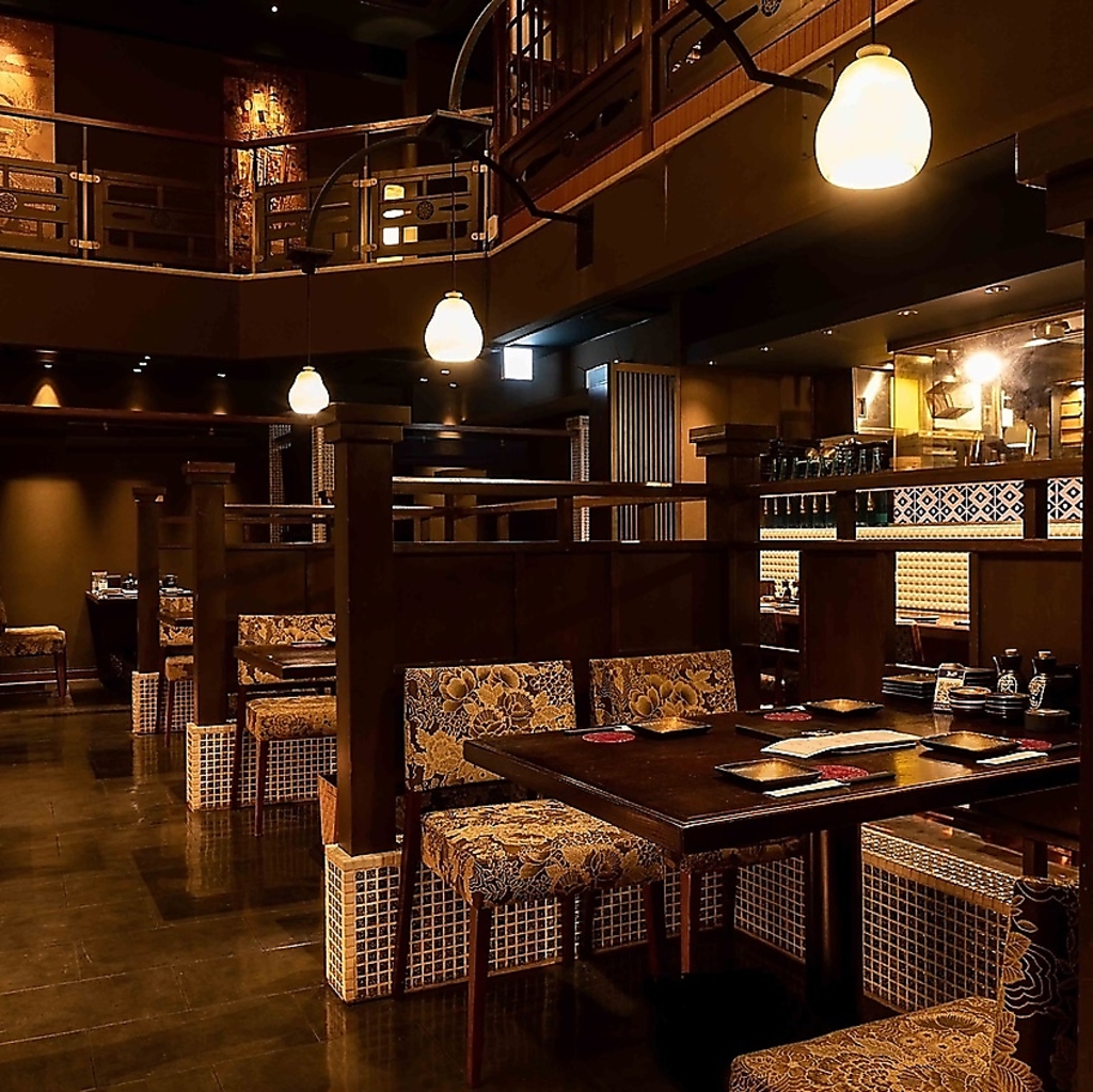 落ち着いた和モダンな店内★広々とした店内でごゆっくり過ごせます！