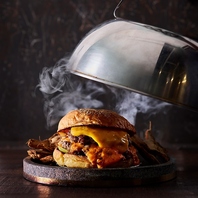 食べ応え抜群◎贅沢ハンバーガー