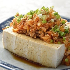 えびせん/漬けもの盛り/やみつききゅうり/ポテトサラダ/枝豆/キムチ/山芋の短冊/ちりめん冷奴/キムチ冷奴