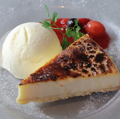 ブリュレチーズケーキ　バニラアイス添え