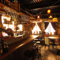 おしゃれでカジュアルな店内