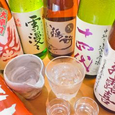 料理に合わせて取り揃えた豊富なお酒。