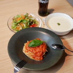 裏天神カフェ　kutsurogi+tenjin（クツロギ）の写真2