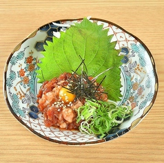 馬肉とろユッケ