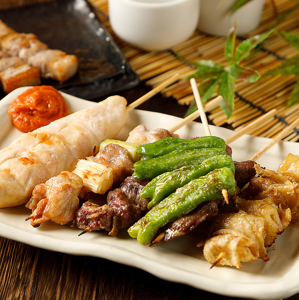 一本から頼める人気の串もの。武蔵小杉でサク飲みはいかがですか？会社宴会や飲み会にもピッタリ♪