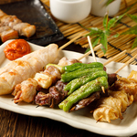 一本から頼める人気の串もの。武蔵小杉でサク飲みはいかがですか？会社宴会や飲み会にもピッタリ♪