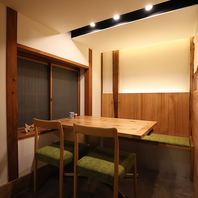 特別なシーンは半個室で。