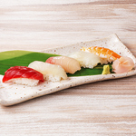 《にぎり寿司5貫》新鮮鮮魚をお寿司でご提供！〆の一品にどうぞ♪