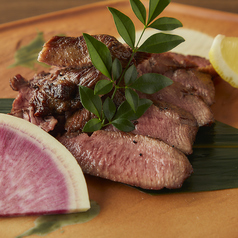 厚切り牛タン炭火焼き