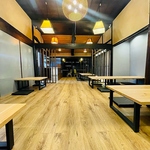 広々とした店内はご家族でのお食事や、デート、お集まりなど様々なシーンでご利用いただけます。