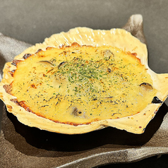 丸ごとホタテの貝焼きグラタン