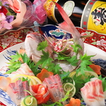 その日の特に美味しい旬の魚を毎日市場から仕入れています！四季折々のお魚を是非ご堪能ください♪