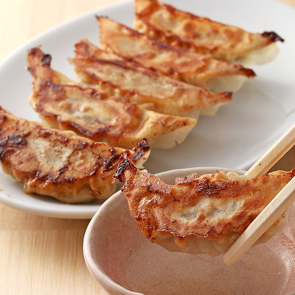 注文必須の人気商品！6個と12個からお選びいただけます。アレンジ餃子も豊富なので要チェック！