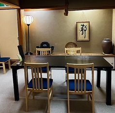 2～4名様用テーブル席