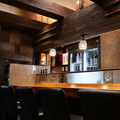 ゆったりカウンター席は5席。日本酒を愉しむならここ