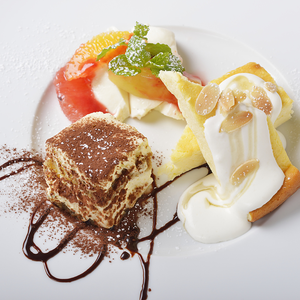 ３種盛りが嬉しい『ドルチェミスト』は食後のデザートに是非♪内容はお気軽にスタッフまでどうぞ！