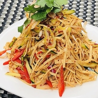 涼菜から延辺料理、鍋まで多彩なメニューをご用意