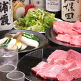 店長が各地から厳選して取り寄せた日本酒はどれもお肉との相性◎。お気に入りのお酒がきっと見つかります！